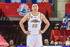 杨鸣：韩德君肩膀伤势影响不大 今晚会报名出战