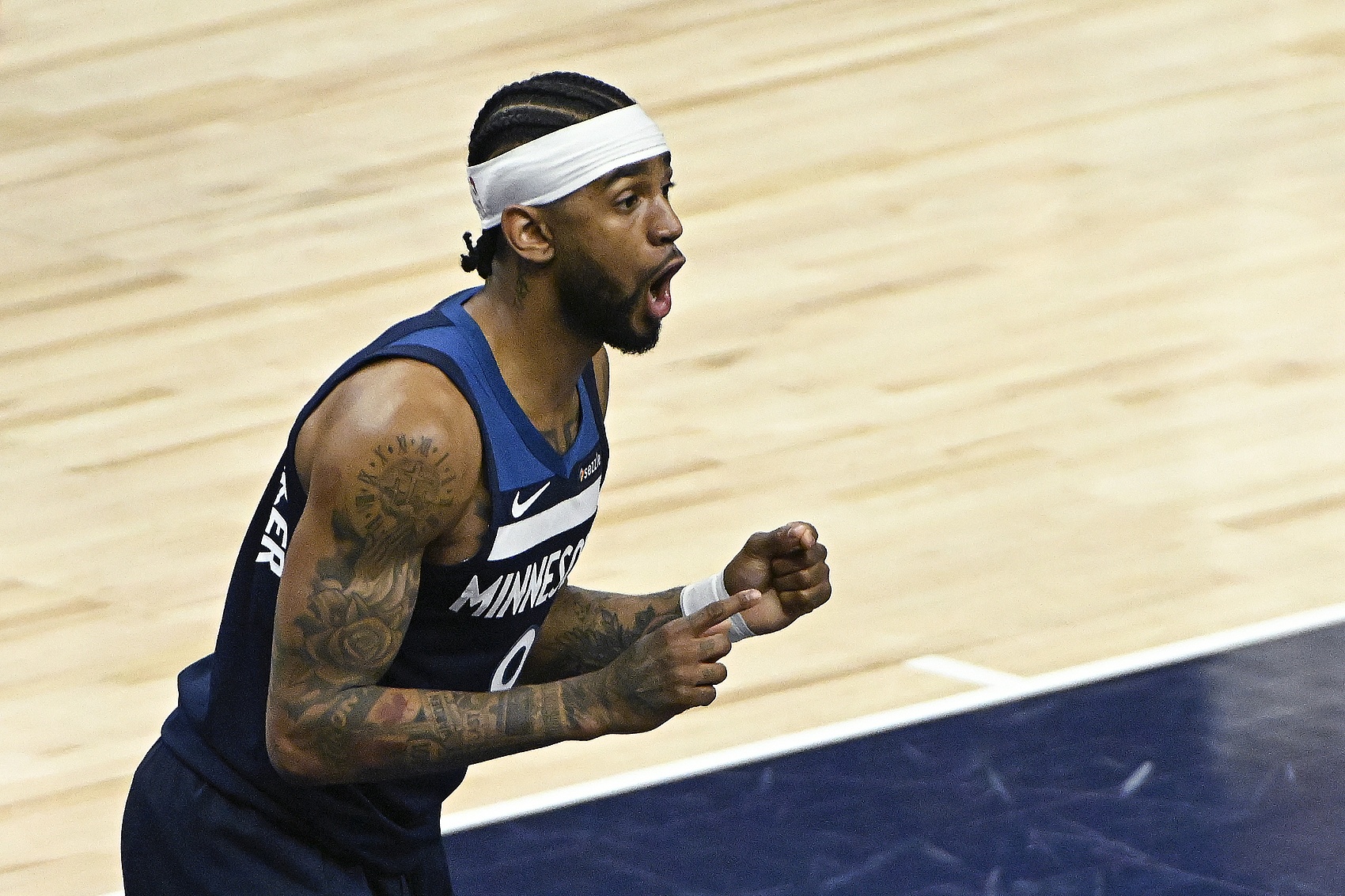 乐鱼体育-新赛季谁家替补尖刀最锋利？老保罗发挥余热or湖人喜提防守悍将？