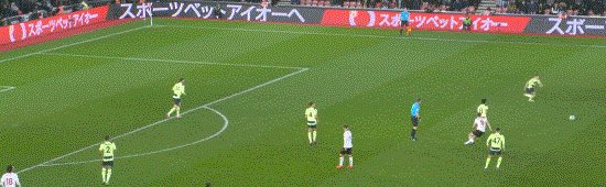 乐鱼体育官网-【联赛杯】圣徒5分钟2球+超级吊射 曼城0比2无缘4强