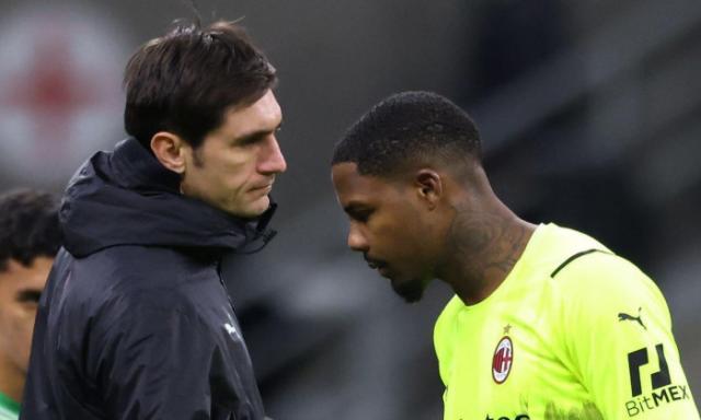 乐鱼体育下载-【观察】状态低迷三线崩塌，AC米兰到底怎么了？